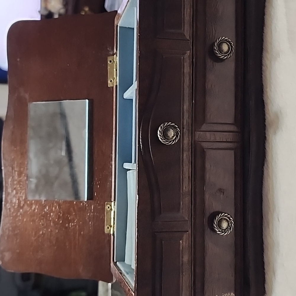VINTAGE  WOODEN  JEWELRY BOX WITH MIRROR AND LID. HORSE 🐎 STICKERS. - Picture 7 of 11